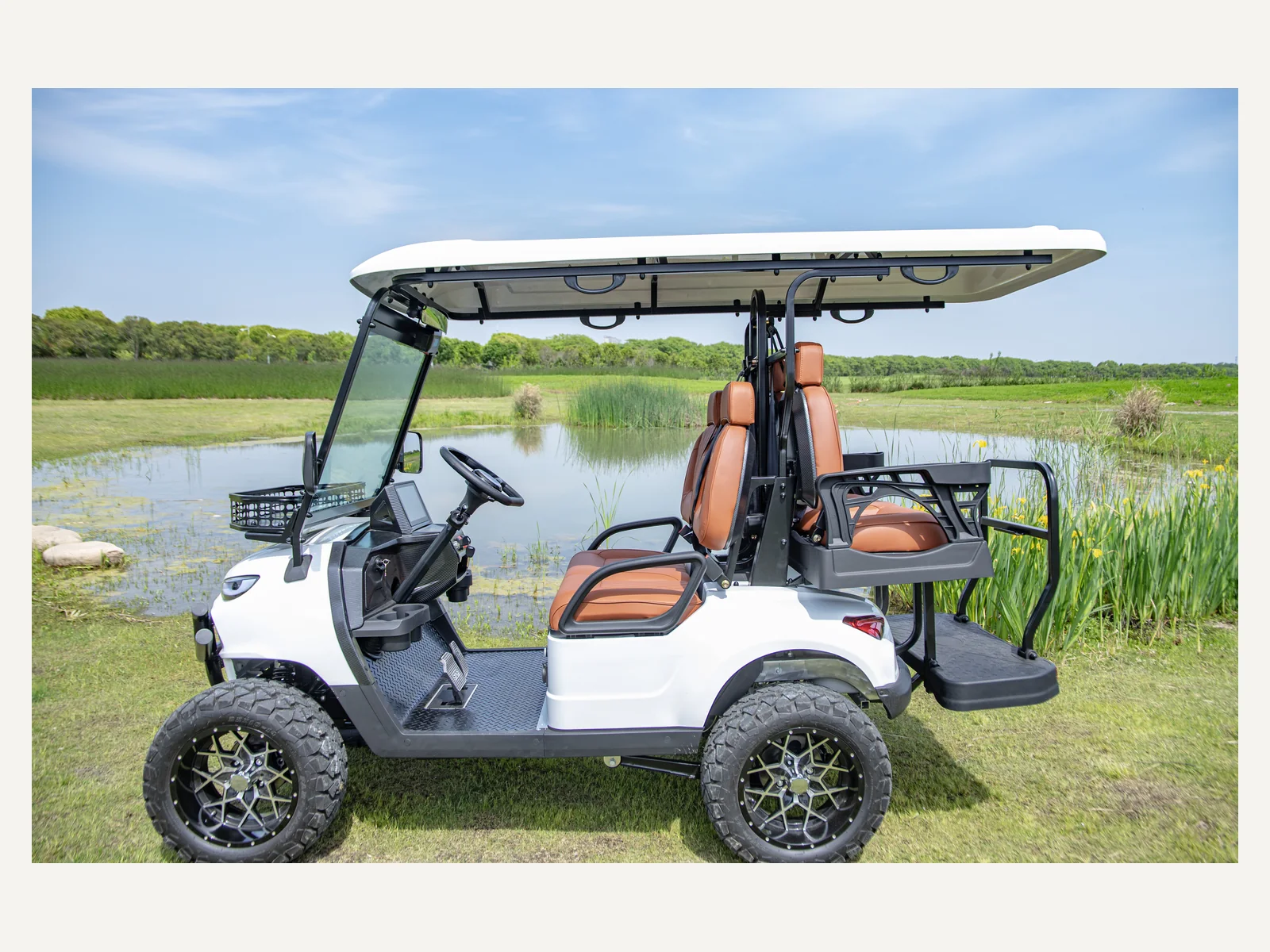 JSH0602 2+2 hunting buggy white side profile